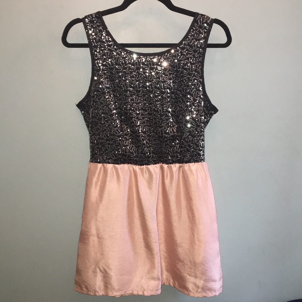 NWOT Sequined mini dress ✨👑